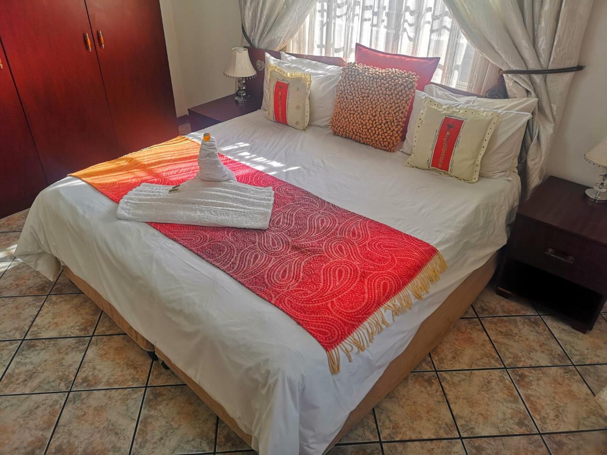 Elsjes Guesthouse Kempton Park Bagian luar foto