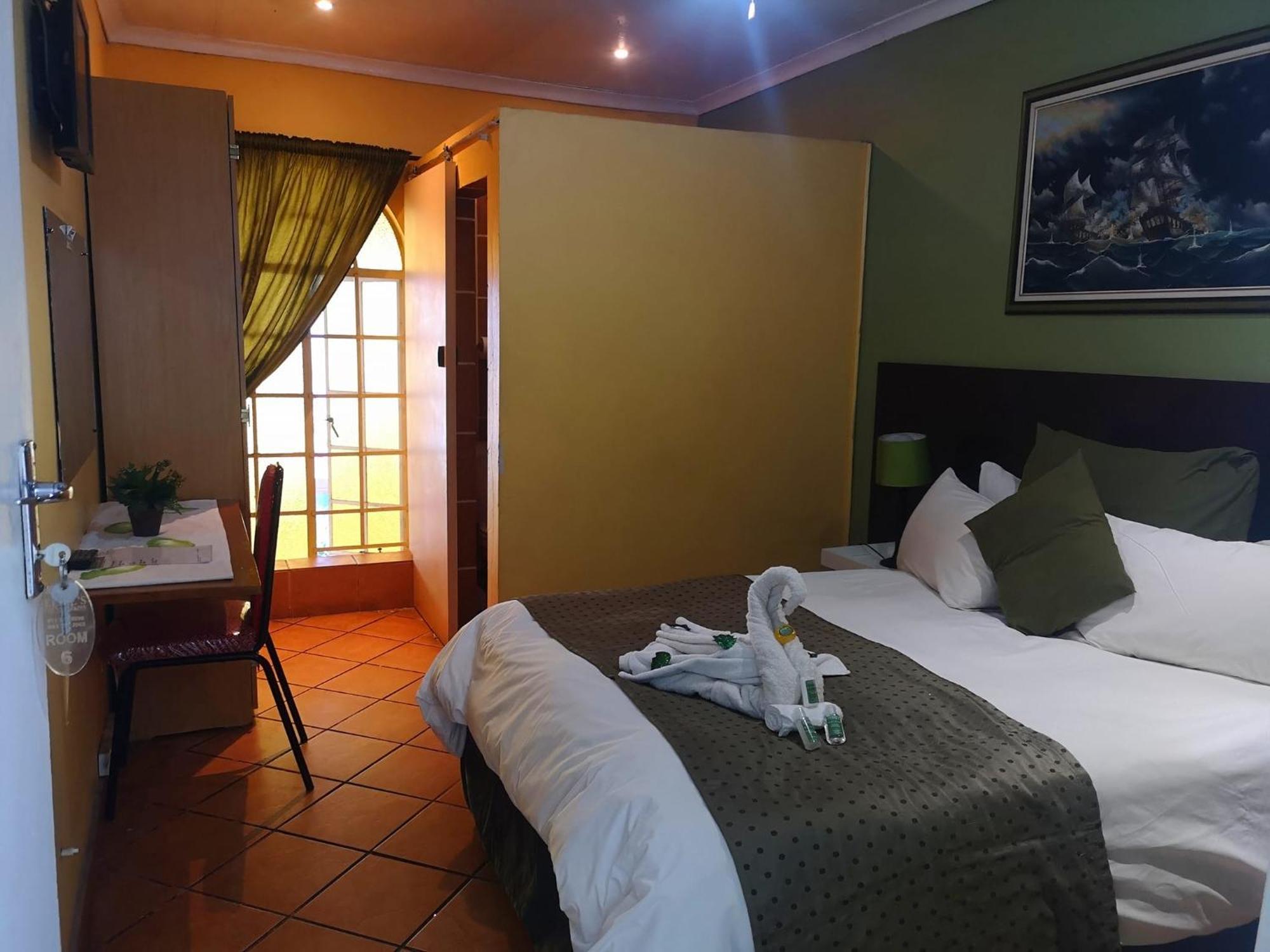 Elsjes Guesthouse Kempton Park Bagian luar foto
