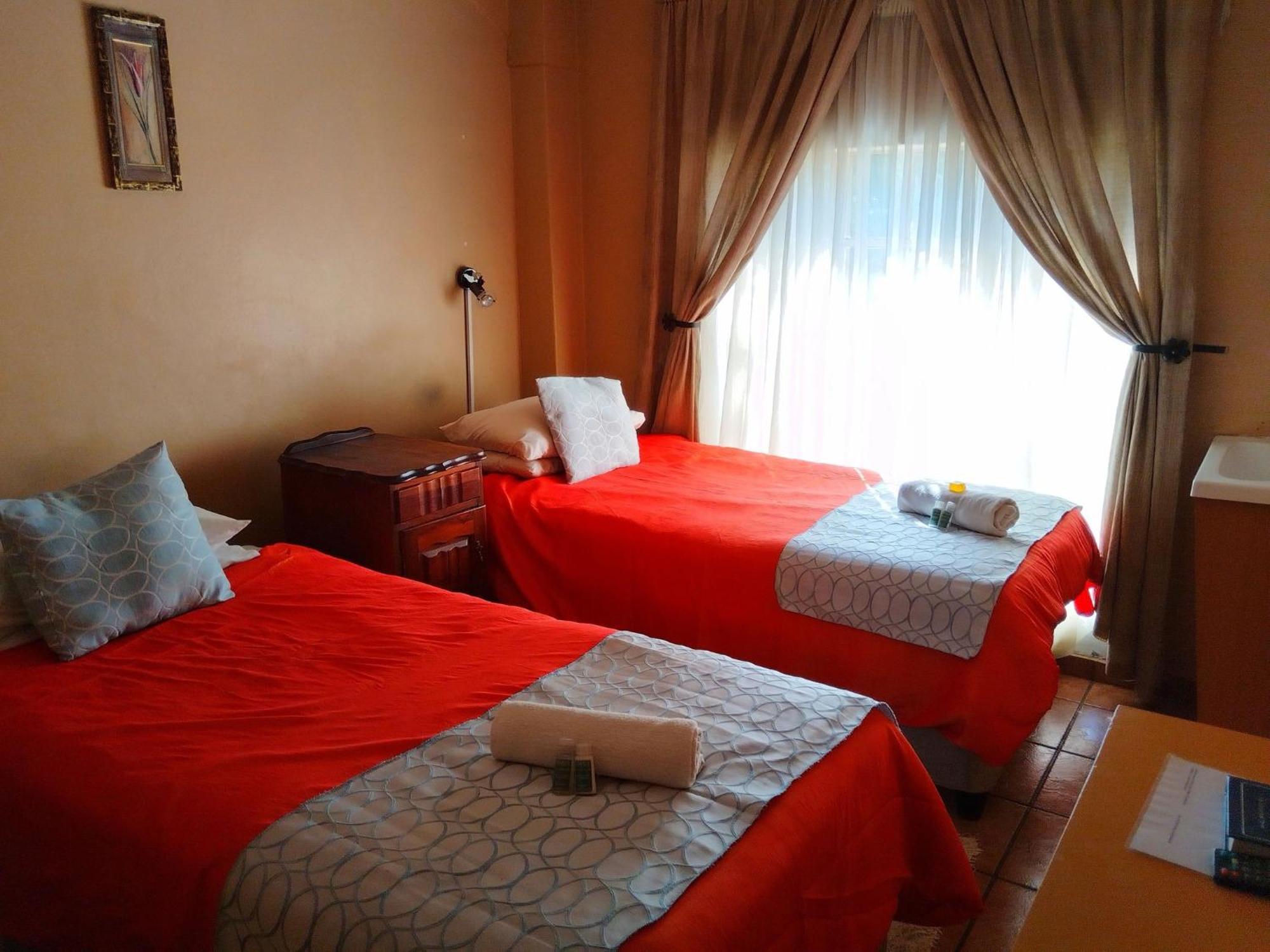 Elsjes Guesthouse Kempton Park Bagian luar foto